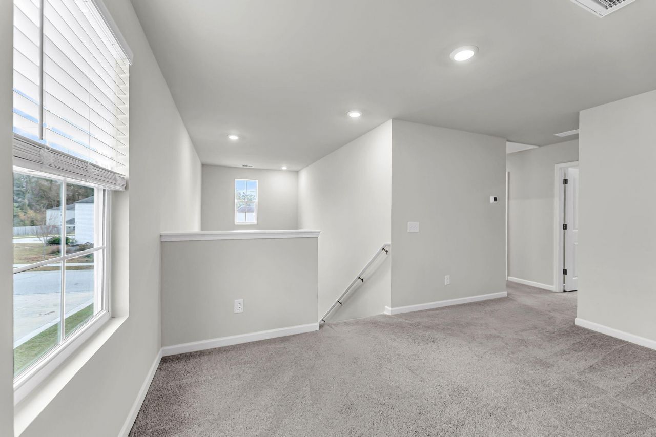 389 Matuskovic Drive Photo 16