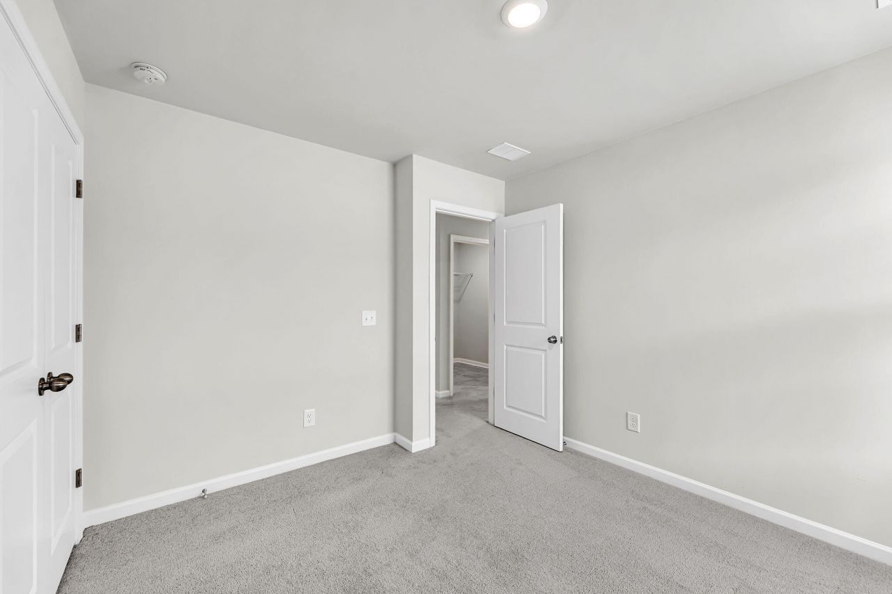 389 Matuskovic Drive Photo 25