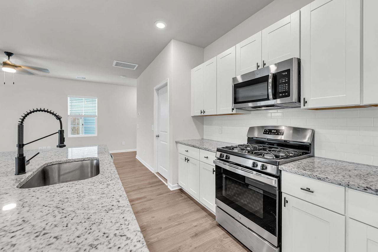 389 Matuskovic Drive Photo 8