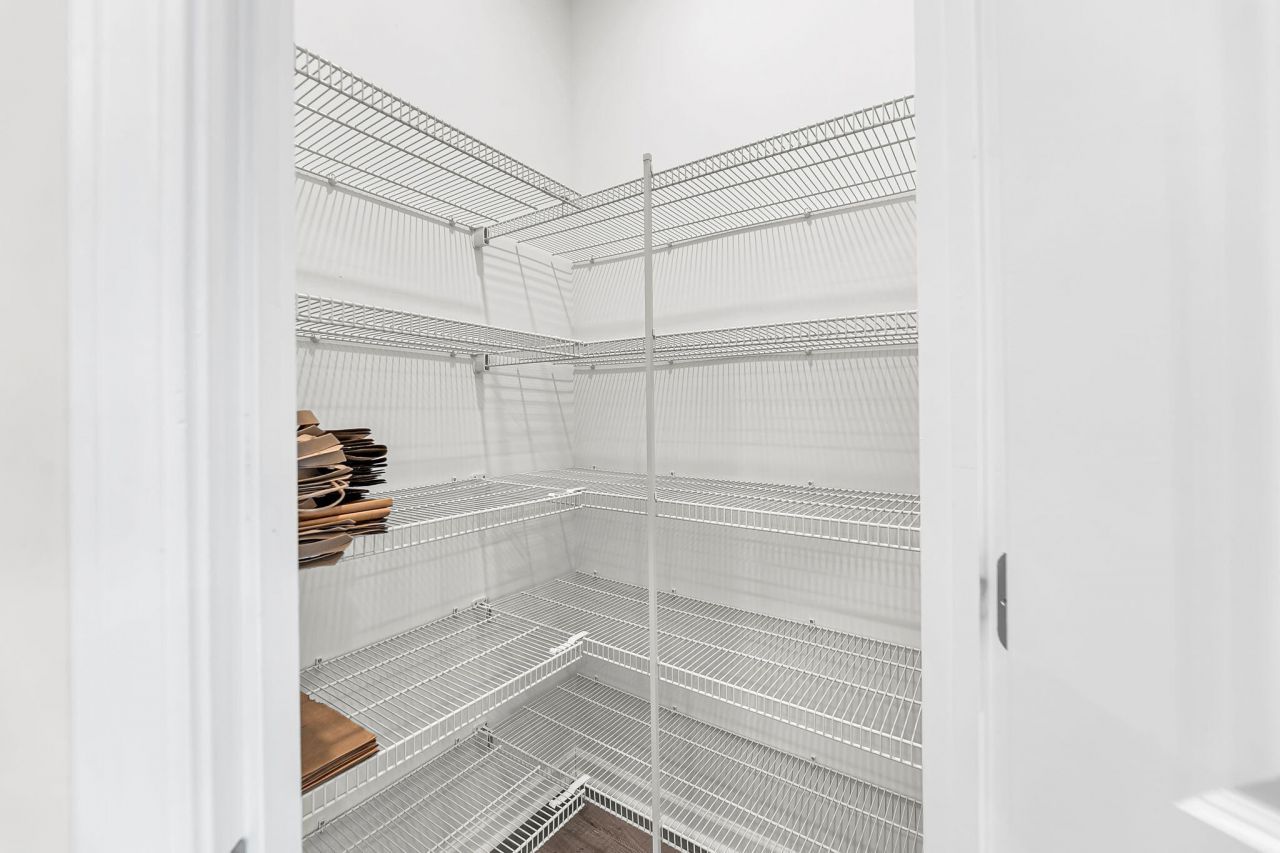 389 Matuskovic Drive Photo 9