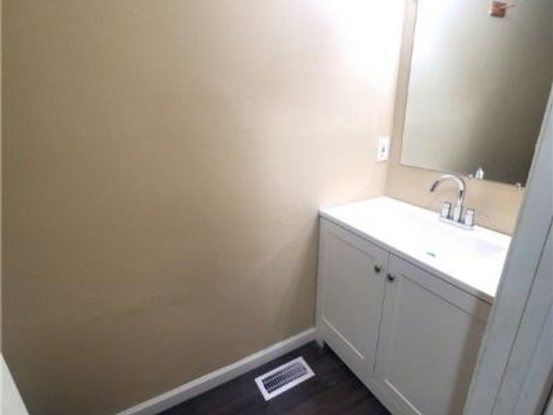 9923 Bessemer Avenue, Cleveland, OH 44104 Photo 2