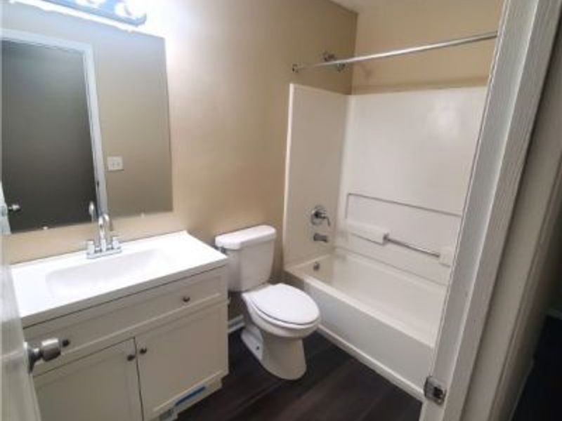 9923 Bessemer Avenue, Cleveland, OH 44104 Photo 9