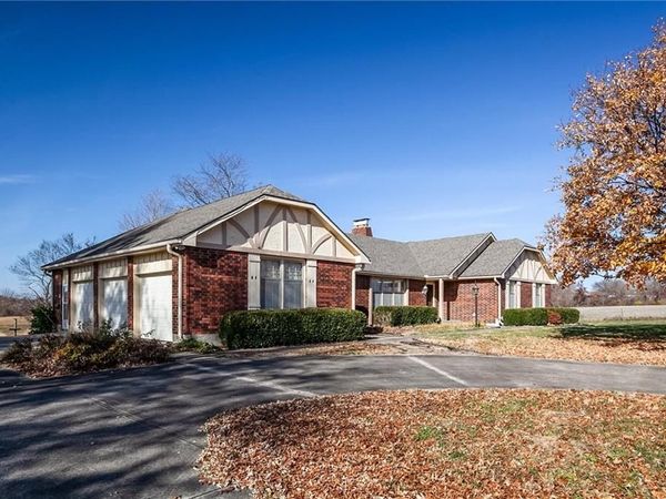 416 N Buckner Tarsney Road, Buckner, MO 64016