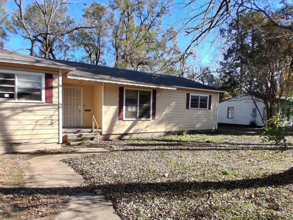 318 N Frost Street, New Boston, TX 75570