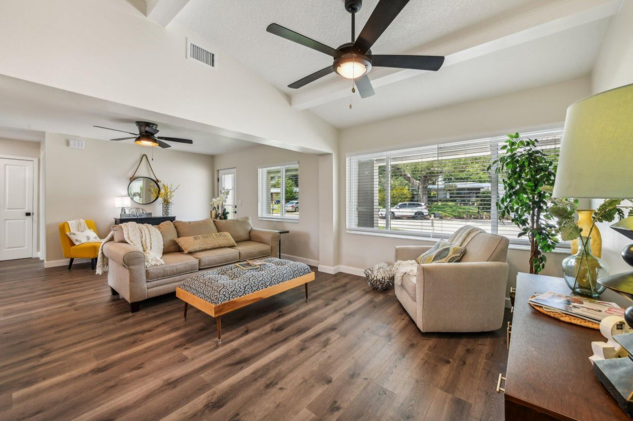 581 Hillside Court , Melbourne, FL 32935 Photo