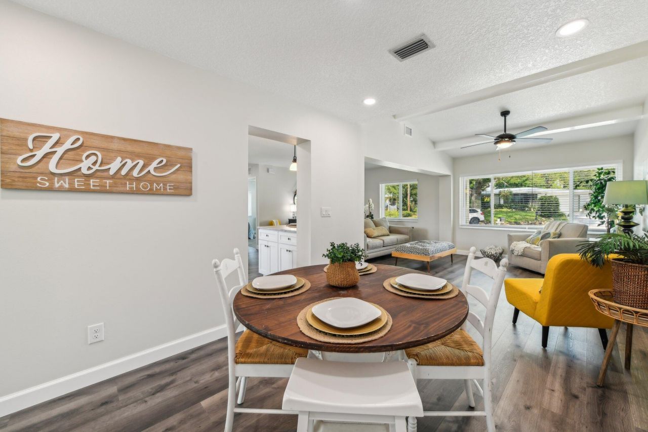 581 Hillside Court , Melbourne, FL 32935 Photo