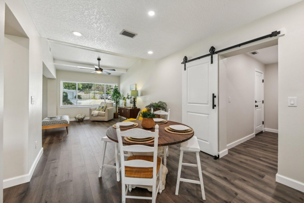 581 Hillside Court , Melbourne, FL 32935 Photo