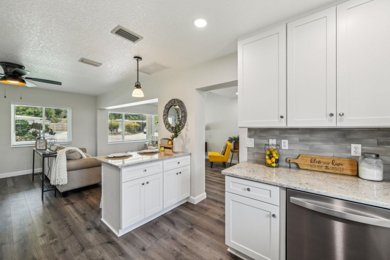 581 Hillside Court , Melbourne, FL 32935 Photo