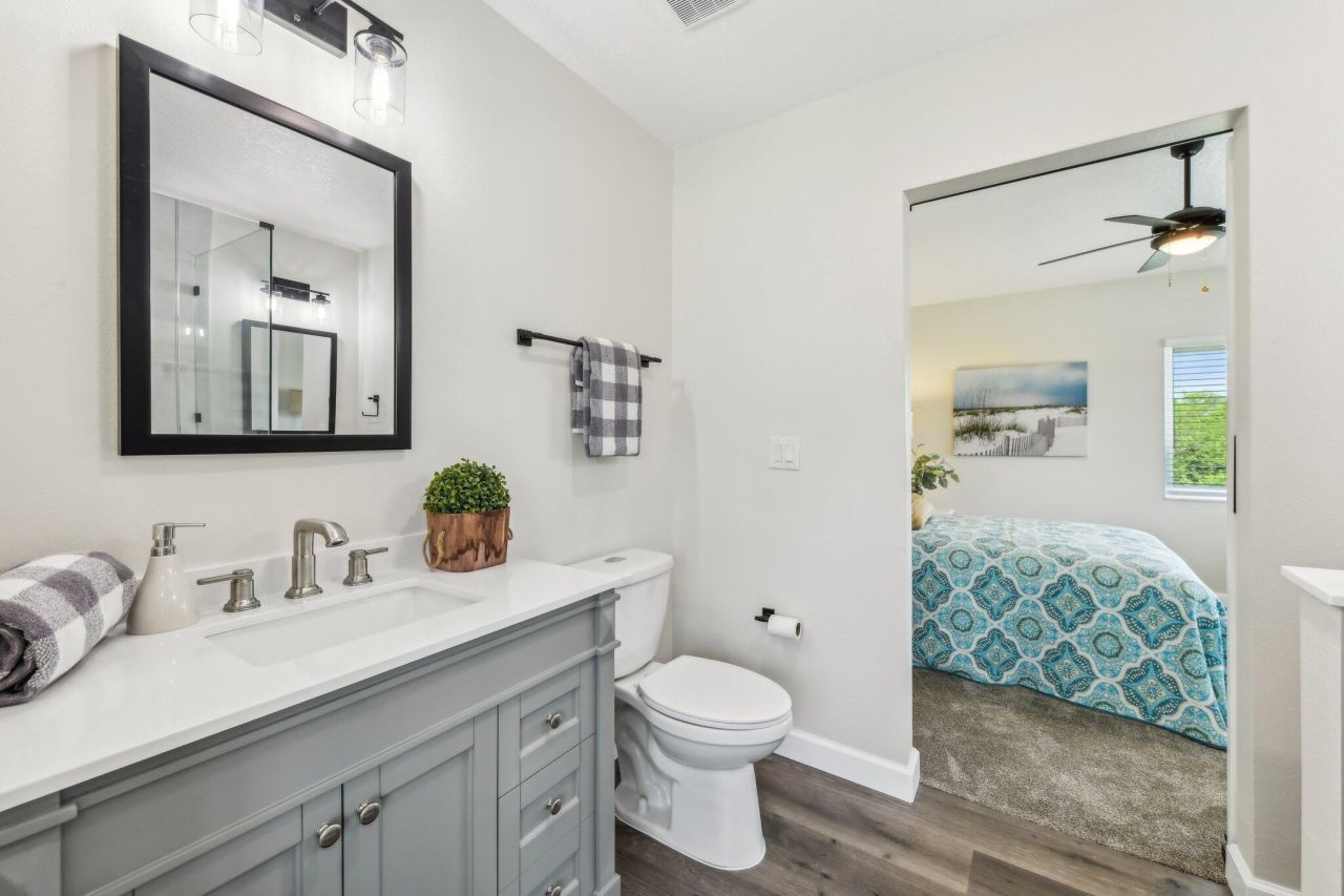 581 Hillside Court , Melbourne, FL 32935 Photo