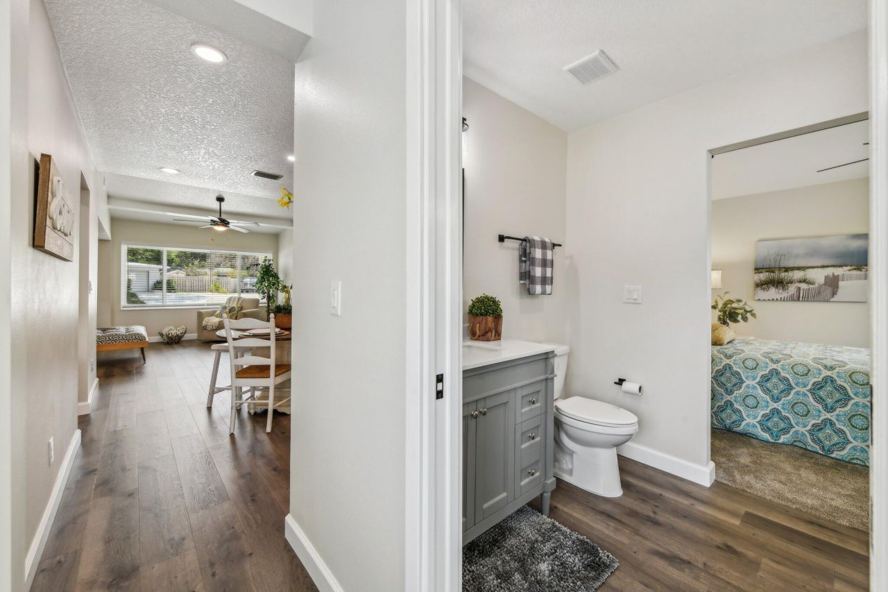 581 Hillside Court , Melbourne, FL 32935 Photo