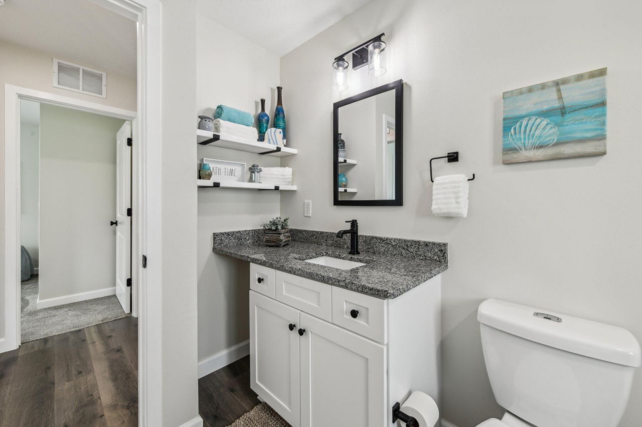 581 Hillside Court , Melbourne, FL 32935 Photo