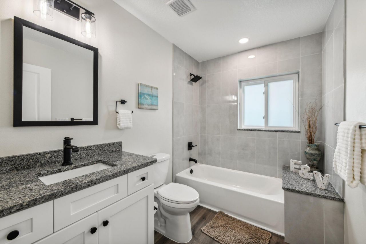 581 Hillside Court , Melbourne, FL 32935 Photo