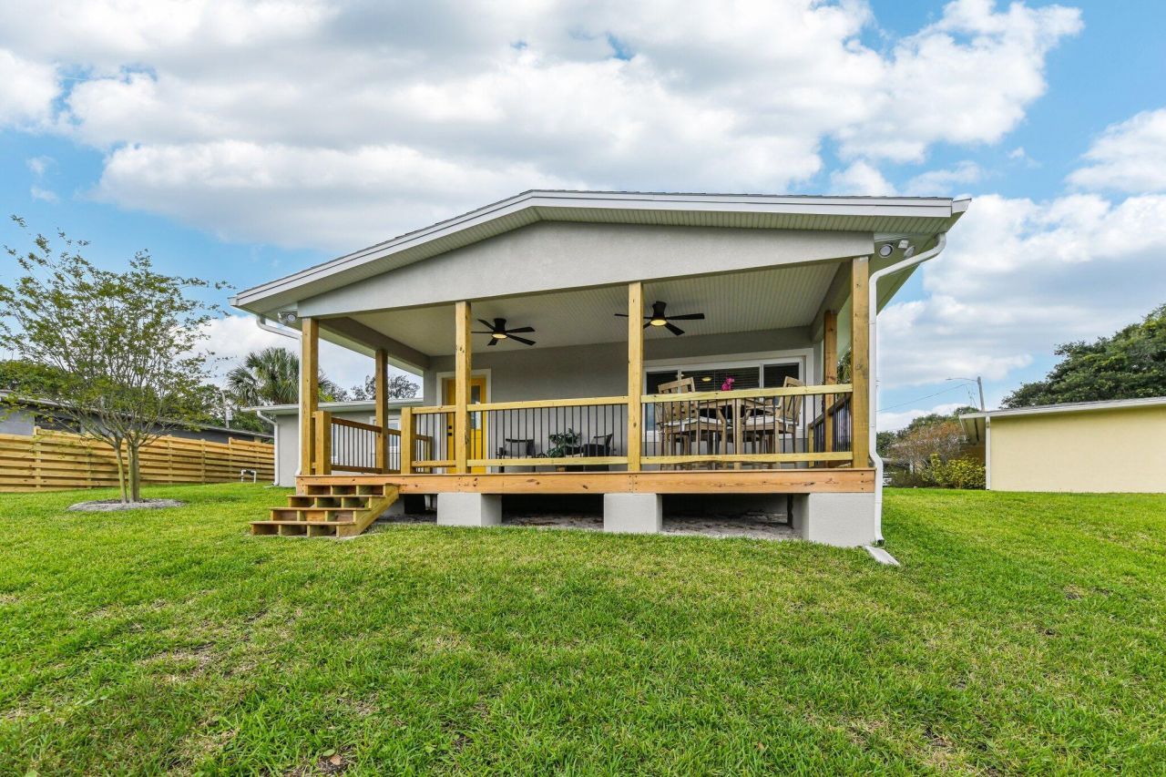 581 Hillside Court , Melbourne, FL 32935 Photo