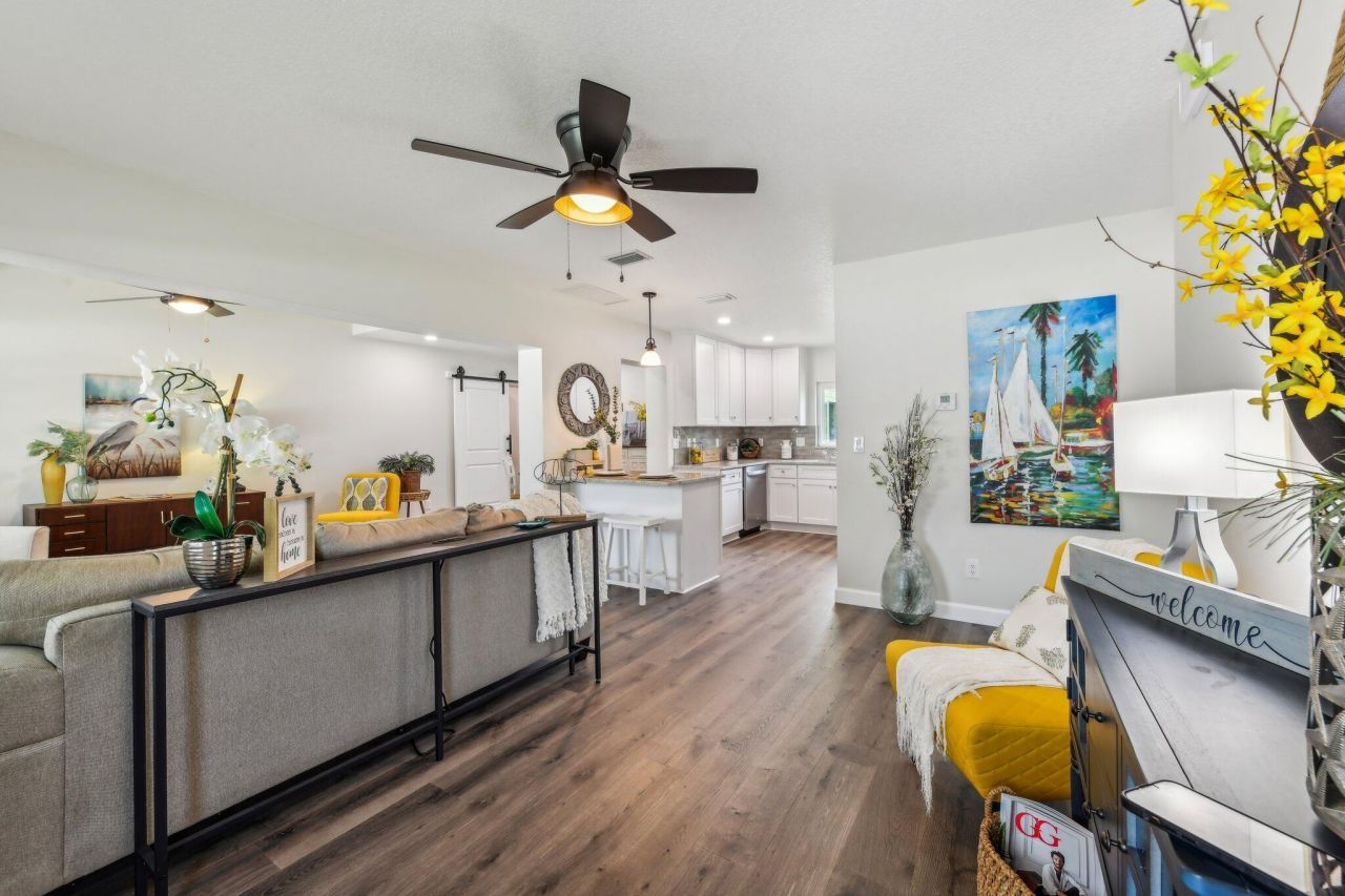 581 Hillside Court , Melbourne, FL 32935 Photo