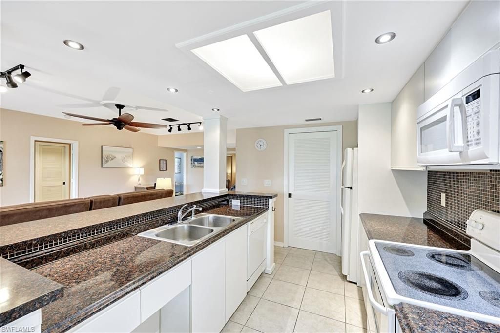 64 4th St, Unit B201, Bonita Springs, FL 34134 Photo