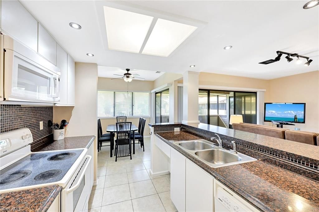 64 4th St, Unit B201, Bonita Springs, FL 34134 Photo