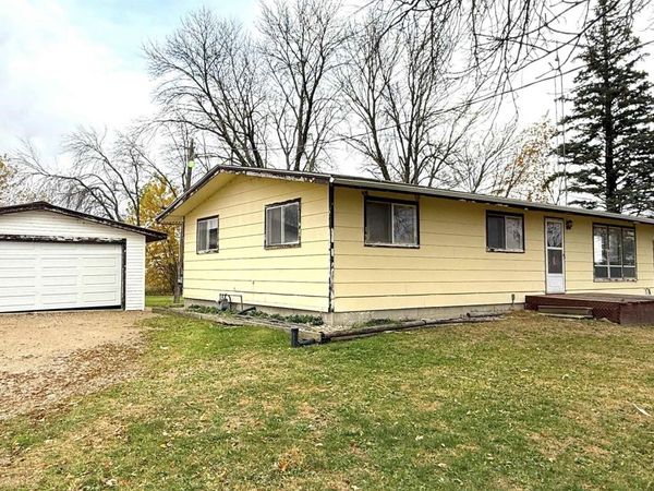 4011 Orchid Avenue, Kensett, IA 50448