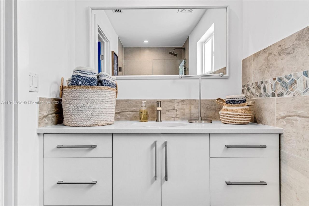 94825 Overseas Hwy, Unit 237, Key Largo, FL 33037 Photo