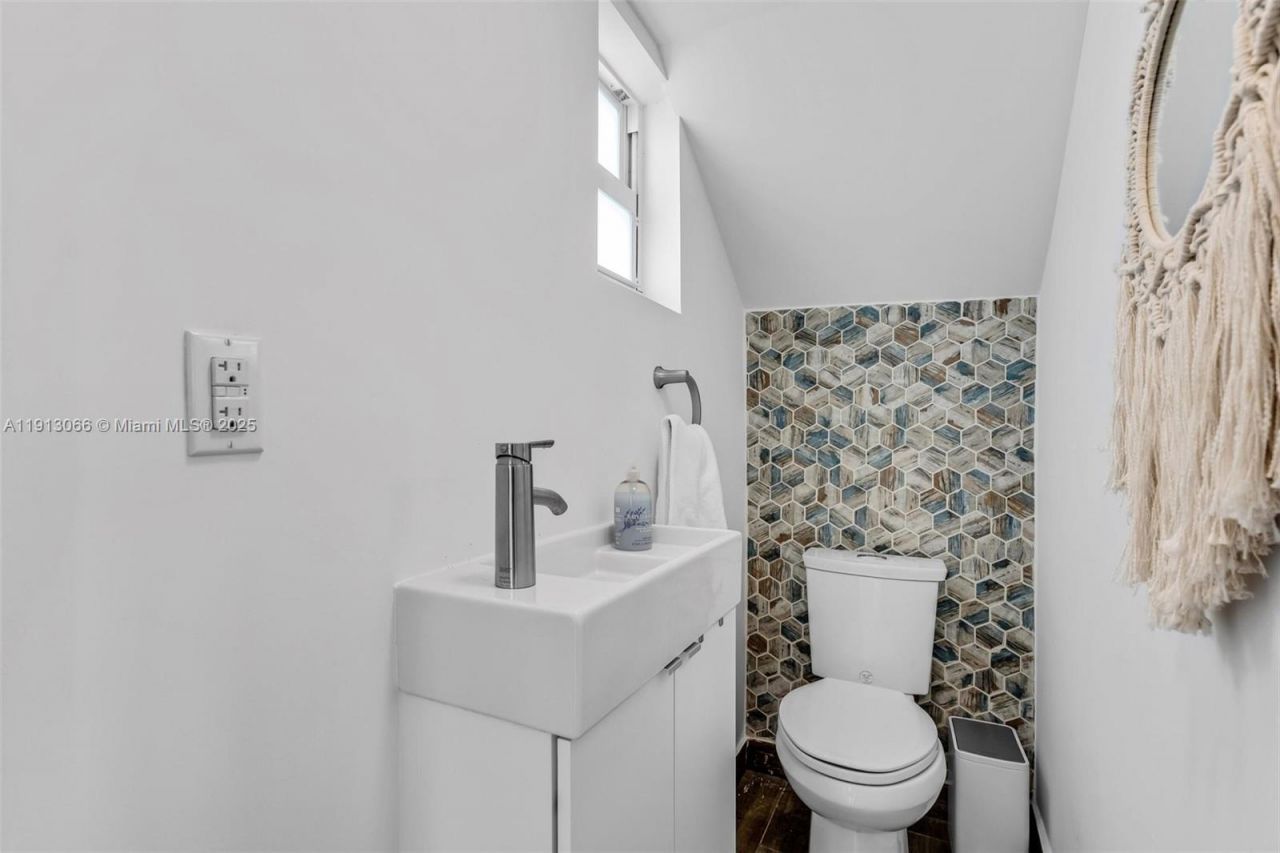 94825 Overseas Hwy, Unit 237, Key Largo, FL 33037 Photo