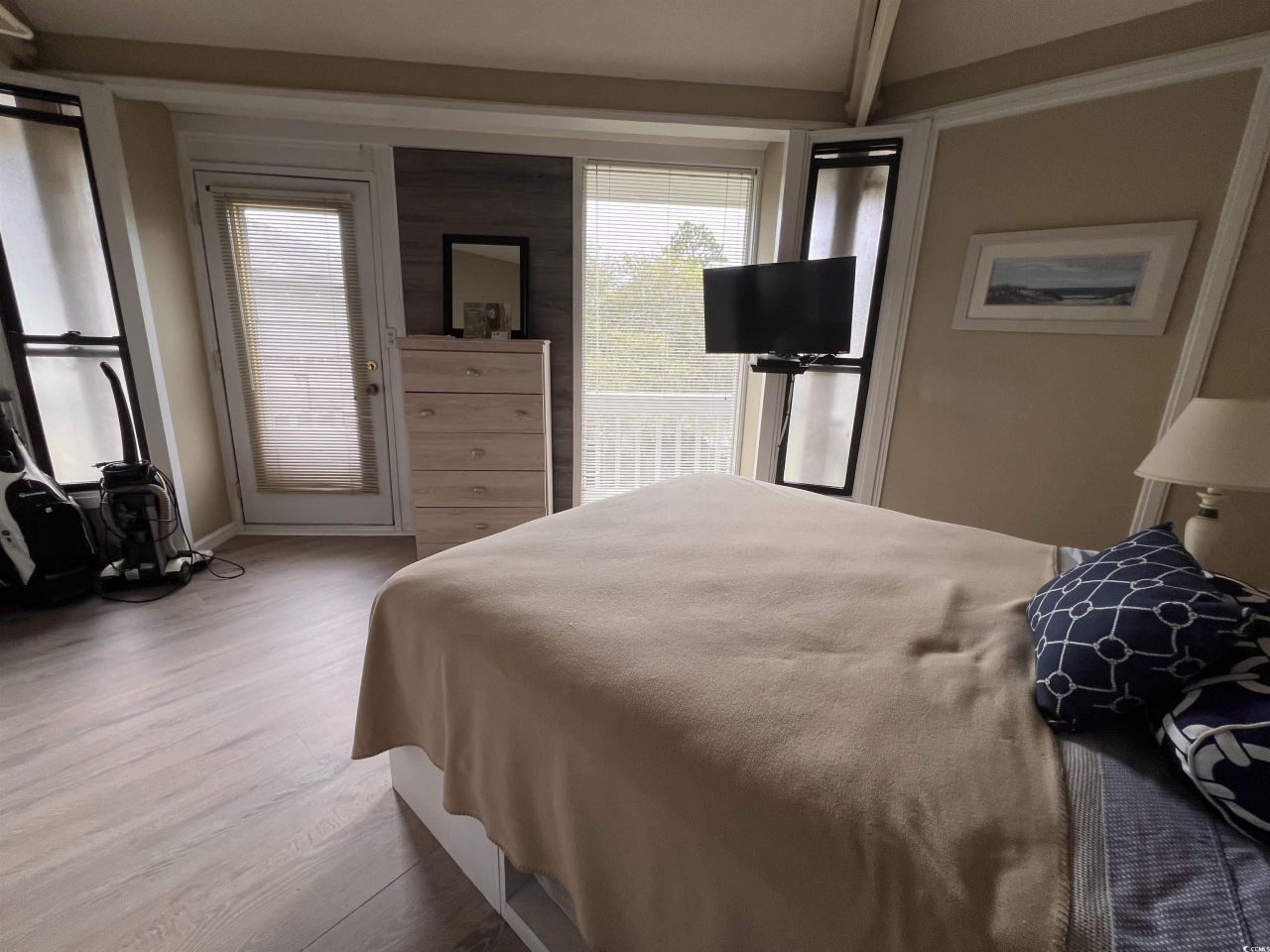 402 Tree Top Ct. Photo 11