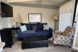 402 Tree Top Ct. photo 4