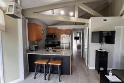 402 Tree Top Ct. photo 4