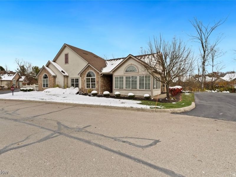 1409 Newman Drive, Brunswick Hills, OH 44212 Photo 3