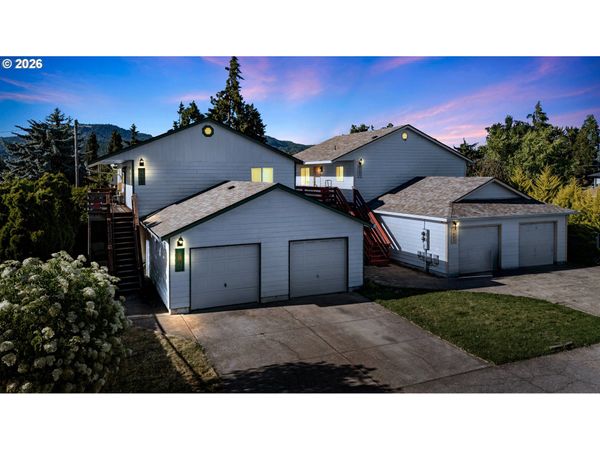 1905 17TH ST, Springfield, OR 97477
