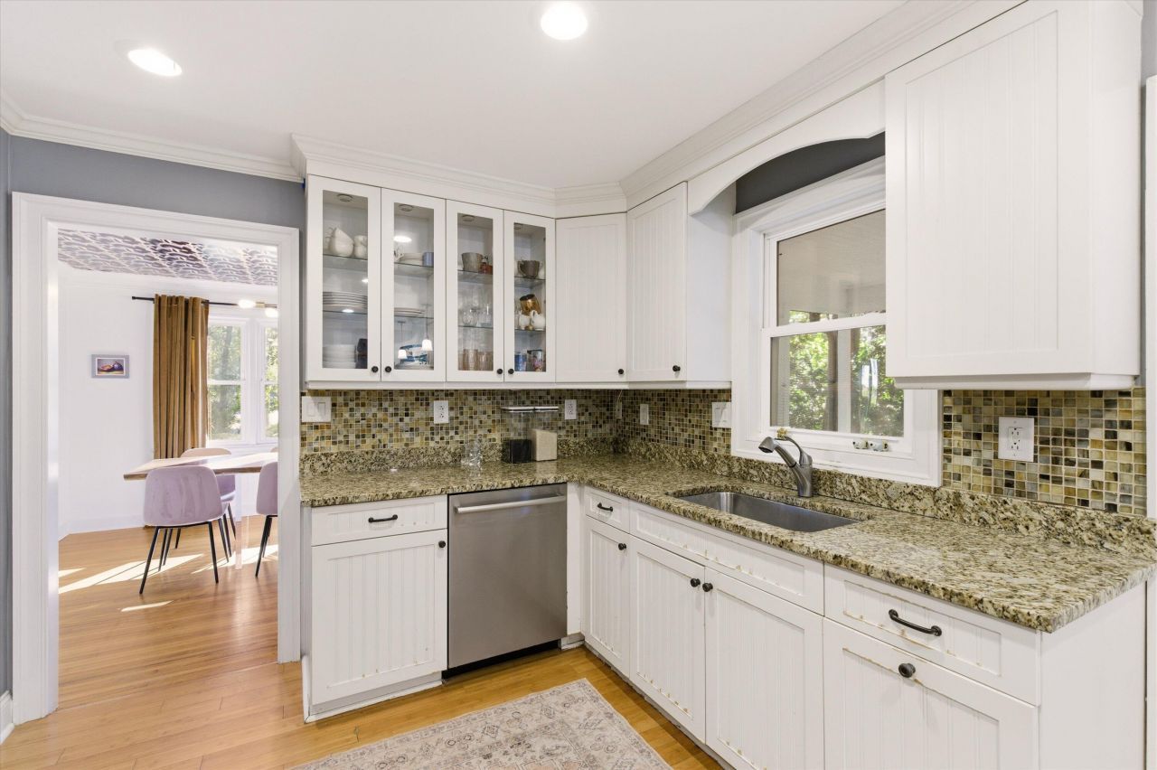 1228 Ravenel Drive Photo 9