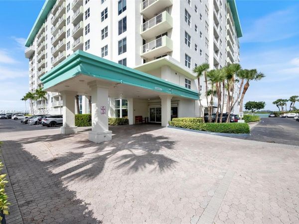 10350 W Bay Harbor Dr, Unit 10K, Bay Harbor Islands, FL 33154