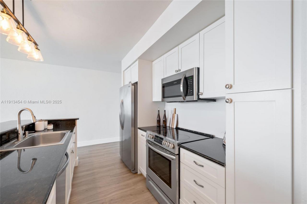 10350 W Bay Harbor Dr, Unit 10K, Bay Harbor Islands, FL 33154 Photo