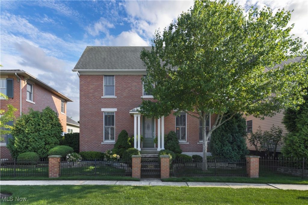 32041 Kossuth Drive, Avon Lake, OH 44012 Main Photo