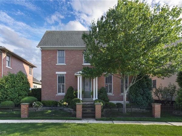 32041 Kossuth Drive, Avon Lake, OH 44012