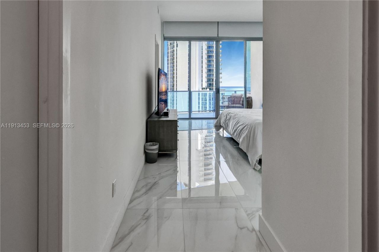 17550 Collins Ave, Unit PH2, Sunny Isles Beach, FL 33160 Photo
