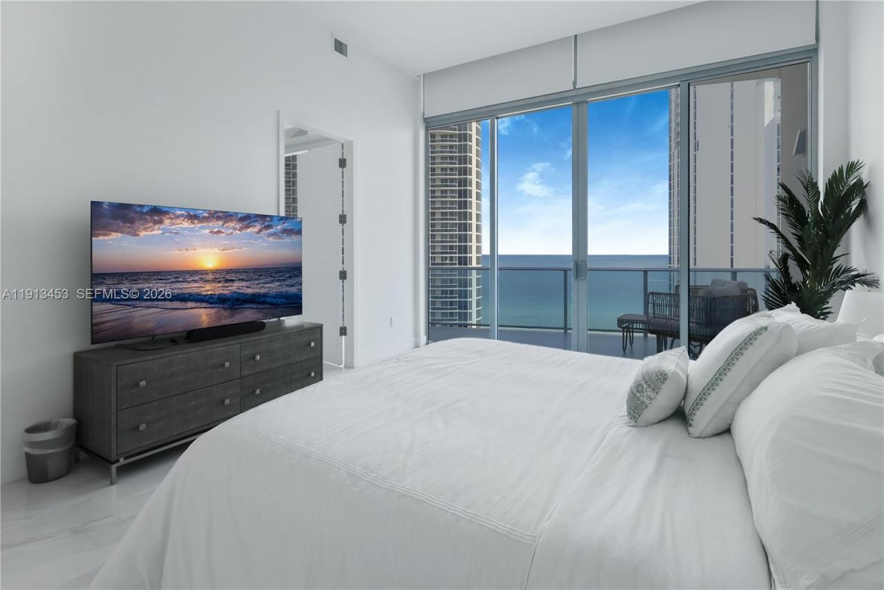 17550 Collins Ave, Unit PH2, Sunny Isles Beach, FL 33160 Photo