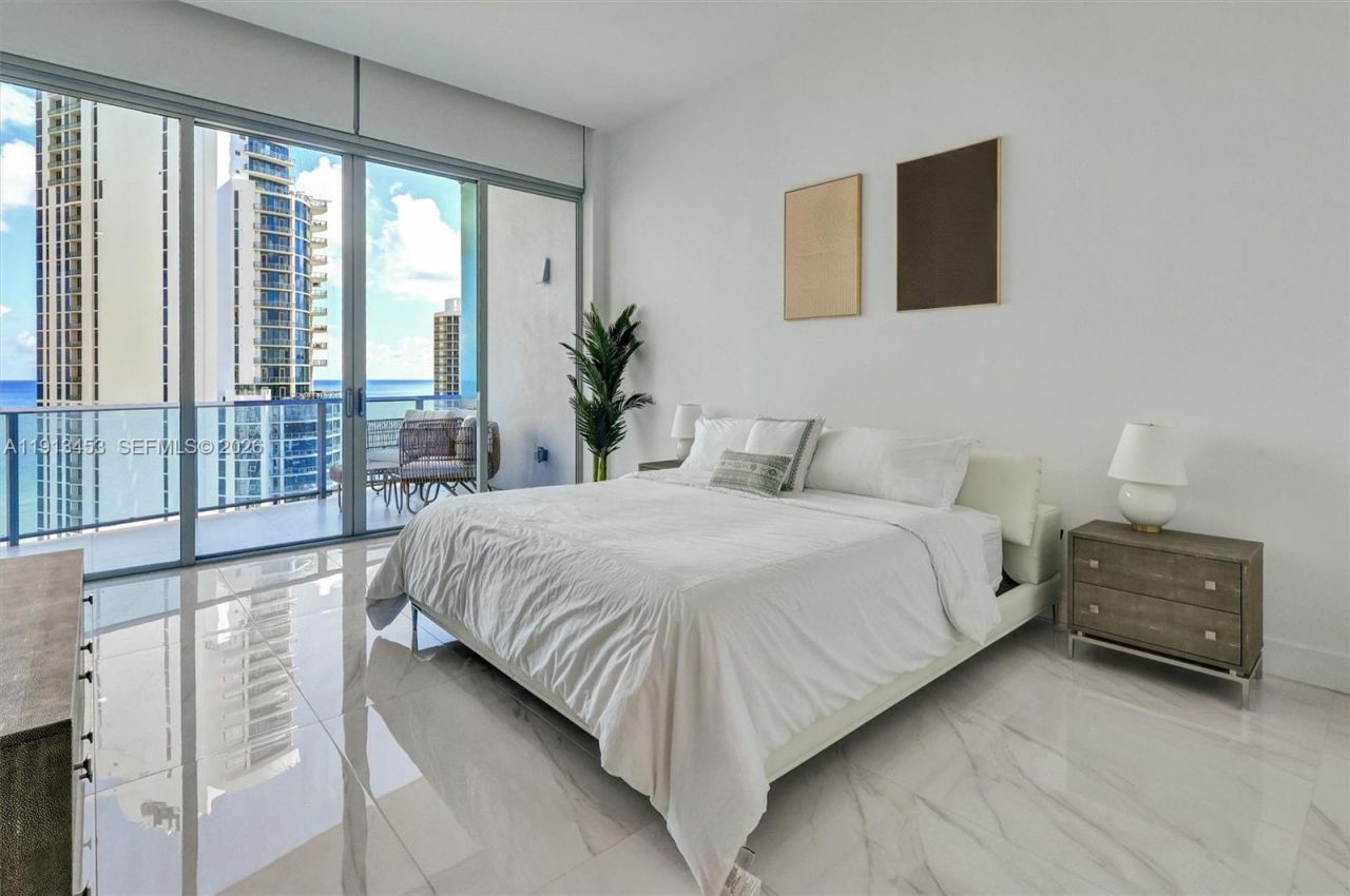 17550 Collins Ave, Unit PH2, Sunny Isles Beach, FL 33160 Photo