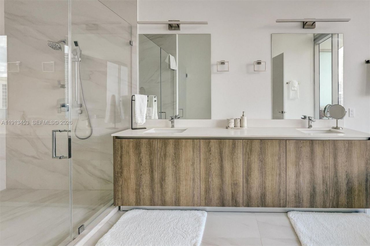 17550 Collins Ave, Unit PH2, Sunny Isles Beach, FL 33160 Photo