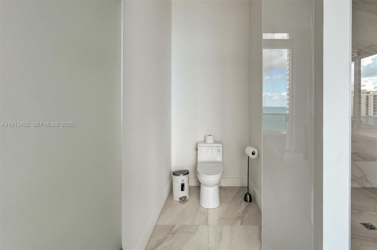 17550 Collins Ave, Unit PH2, Sunny Isles Beach, FL 33160 Photo