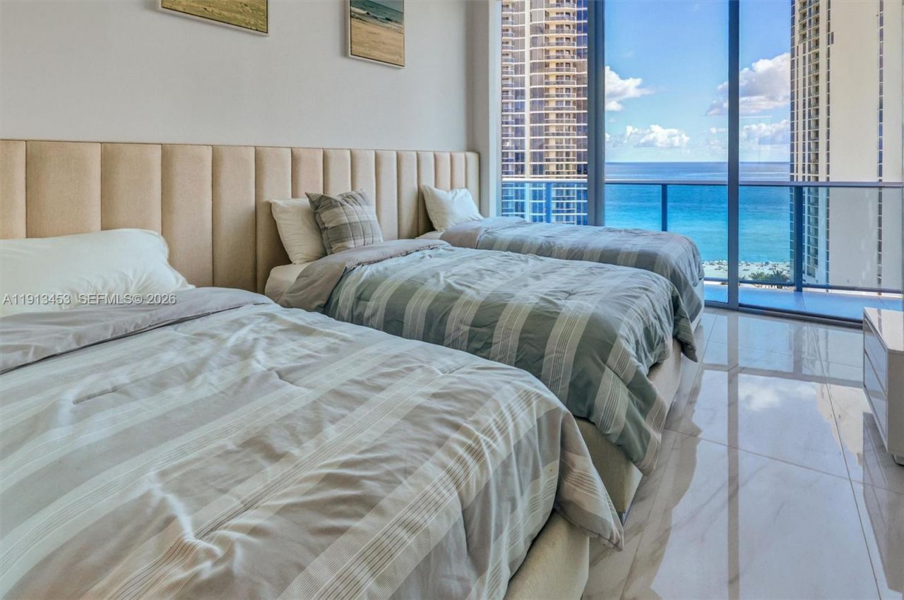 17550 Collins Ave, Unit PH2, Sunny Isles Beach, FL 33160 Photo