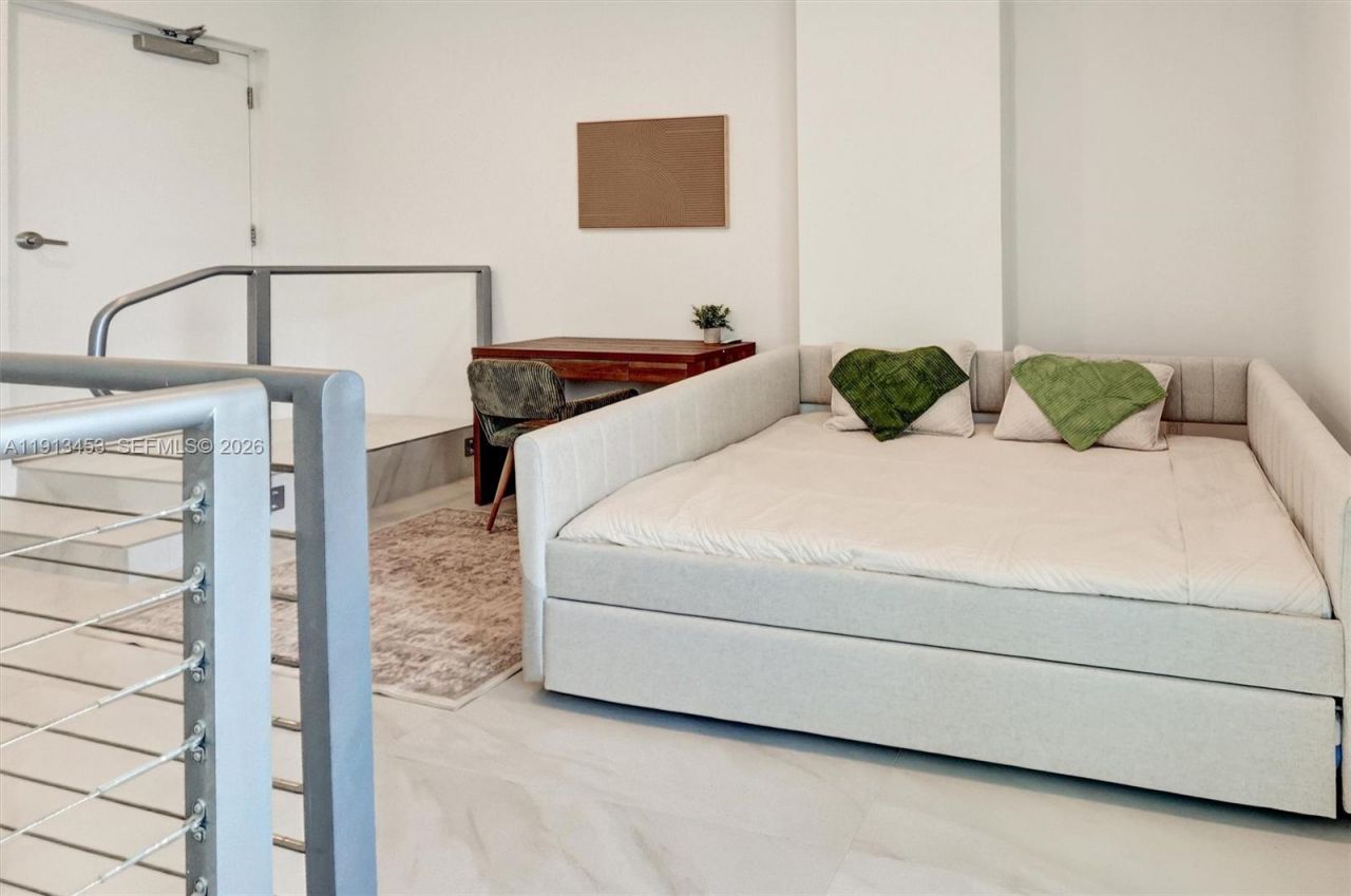 17550 Collins Ave, Unit PH2, Sunny Isles Beach, FL 33160 Photo