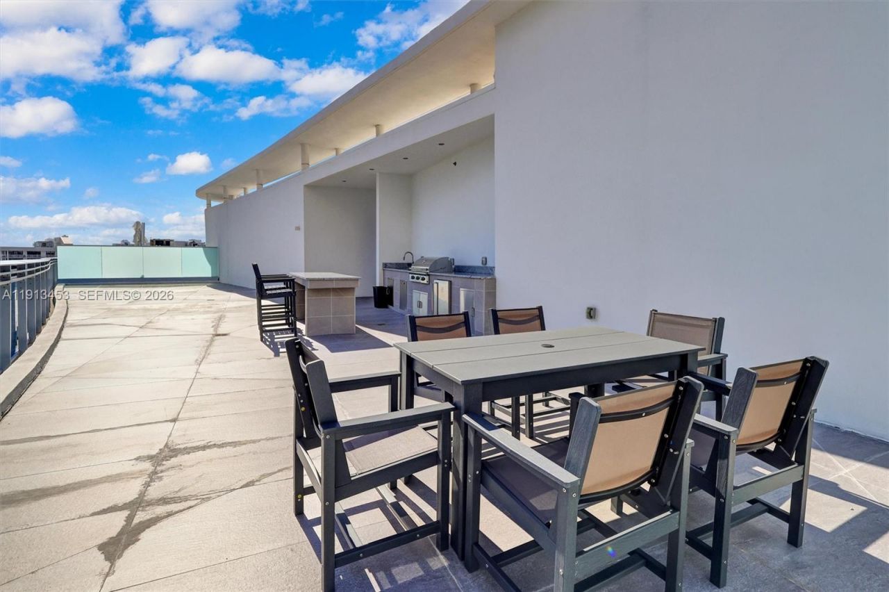 17550 Collins Ave, Unit PH2, Sunny Isles Beach, FL 33160 Photo