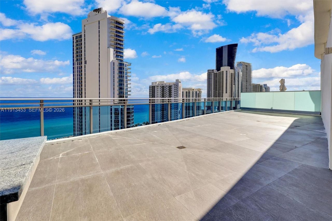 17550 Collins Ave, Unit PH2, Sunny Isles Beach, FL 33160 Photo