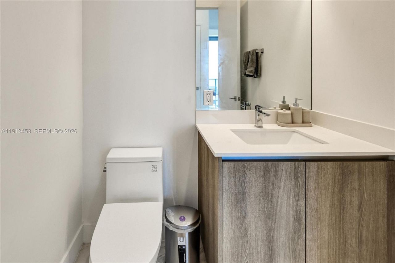 17550 Collins Ave, Unit PH2, Sunny Isles Beach, FL 33160 Photo