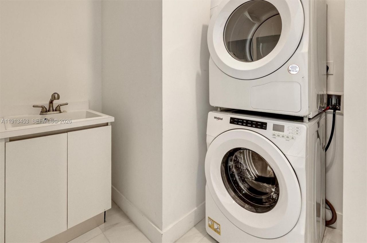 17550 Collins Ave, Unit PH2, Sunny Isles Beach, FL 33160 Photo