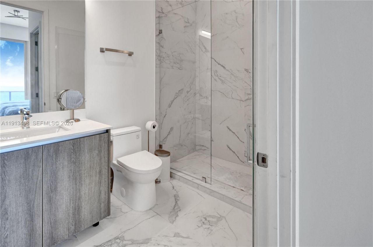 17550 Collins Ave, Unit PH2, Sunny Isles Beach, FL 33160 Photo