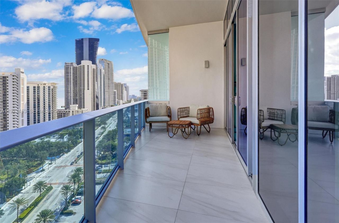 17550 Collins Ave, Unit PH2, Sunny Isles Beach, FL 33160 Photo