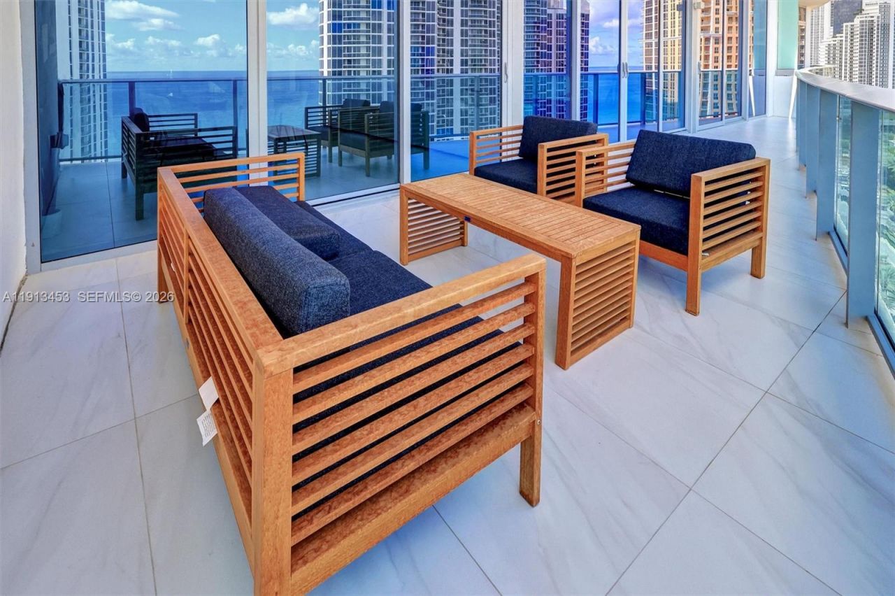 17550 Collins Ave, Unit PH2, Sunny Isles Beach, FL 33160 Photo