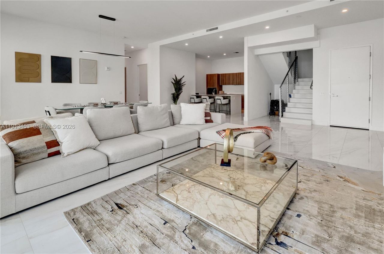 17550 Collins Ave, Unit PH2, Sunny Isles Beach, FL 33160 Photo