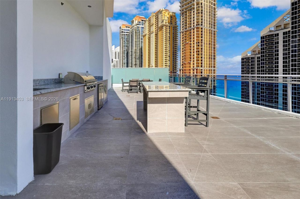 17550 Collins Ave, Unit PH2, Sunny Isles Beach, FL 33160 Photo