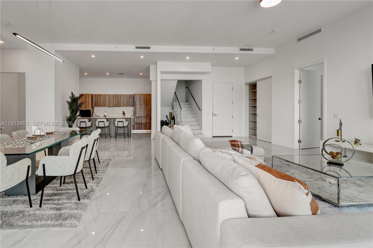 17550 Collins Ave, Unit PH2, Sunny Isles Beach, FL 33160 Photo